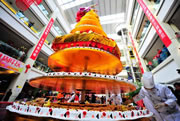 world's tallest cake China