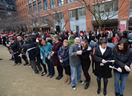 Longest Christmas cracker chain: Birmingham breaks Guinness World Records' record