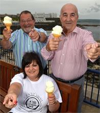 longest chain of people licking ice cream Morelli ice cream